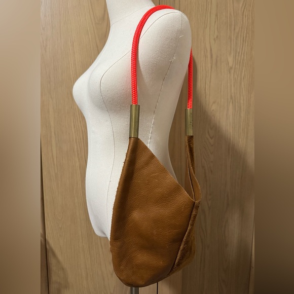 Wildwood Oyster Co. Mermaid Purse - Beach Nut Leather/Neon Orange Rope - Picture 6 of 10